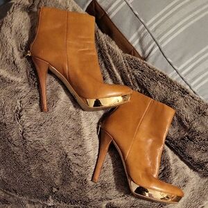 Vintage Michael Kors Elegant Tan Ankle Boots with Gold Accents